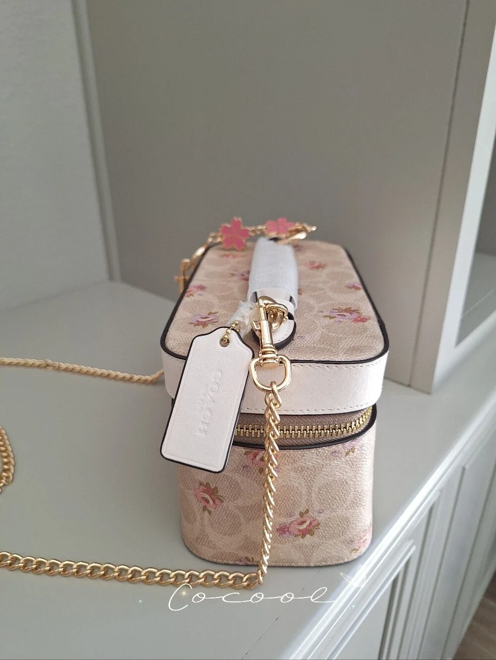 NEW Coach Cosmetic Case In Signature Canvas With Floral Print & Crossbody Chain